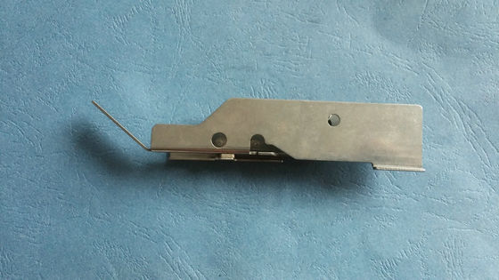 comprar El alimentador de SMT del metal parte la cubierta del alimentador de YAMAHA CL12MM del montaje de la guía de cinta de KW1-M2240-00x fabricación en línea